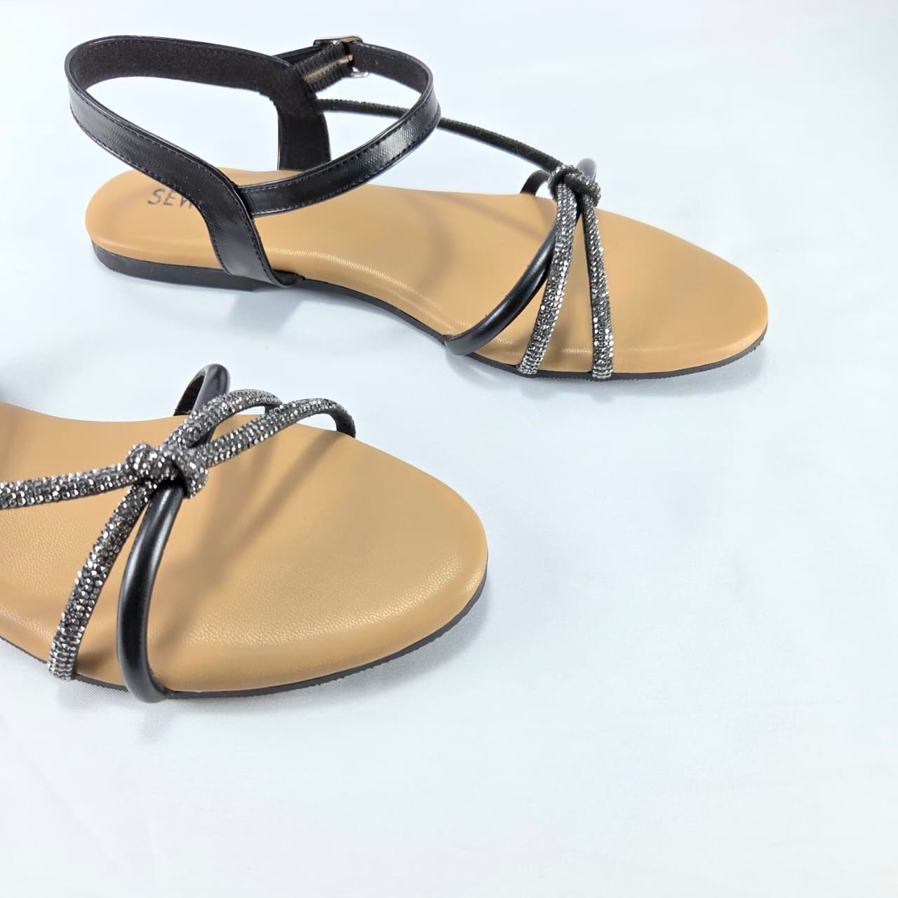 Black Crystal Knot Flat